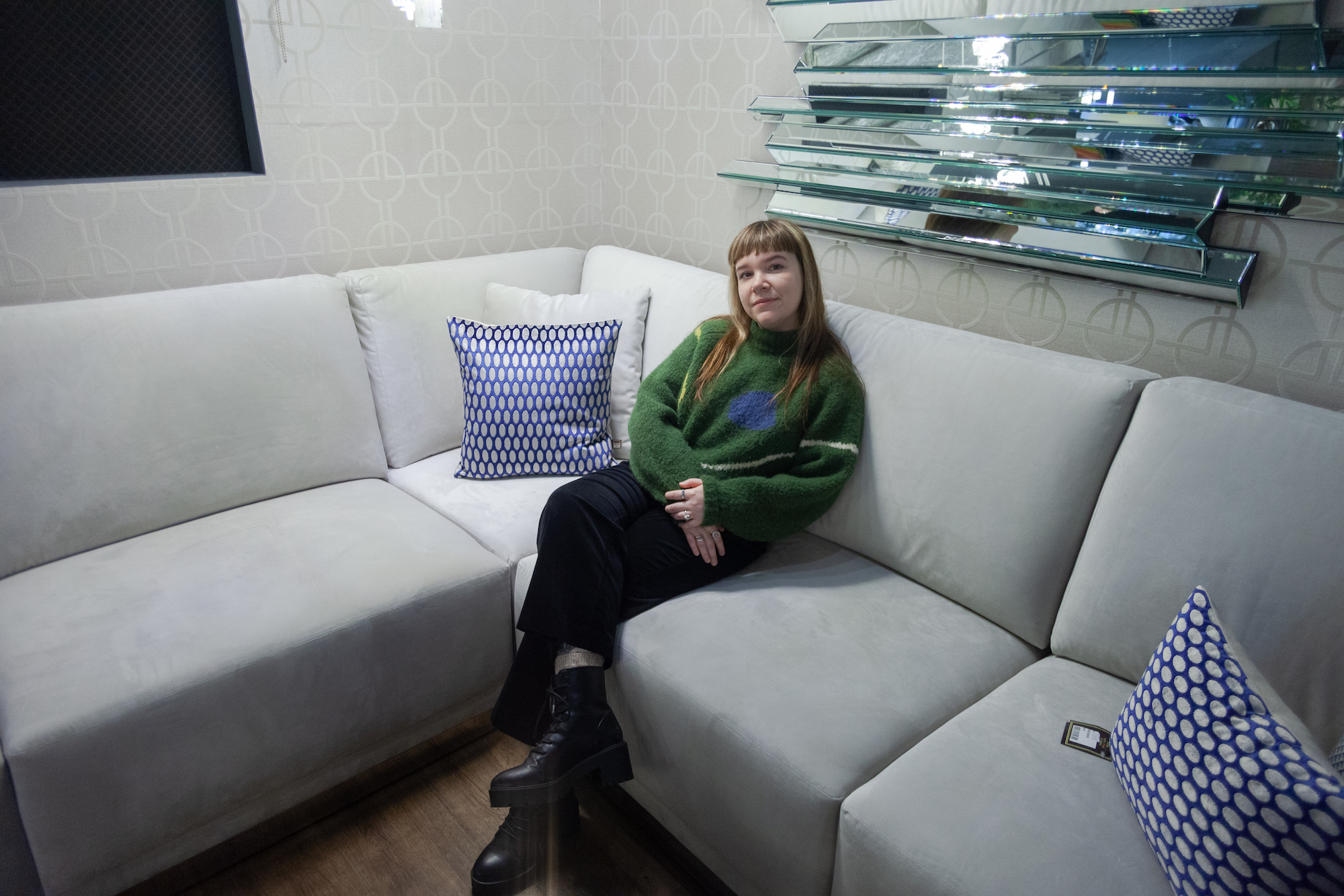 instagram-influencers-grey-sofa
