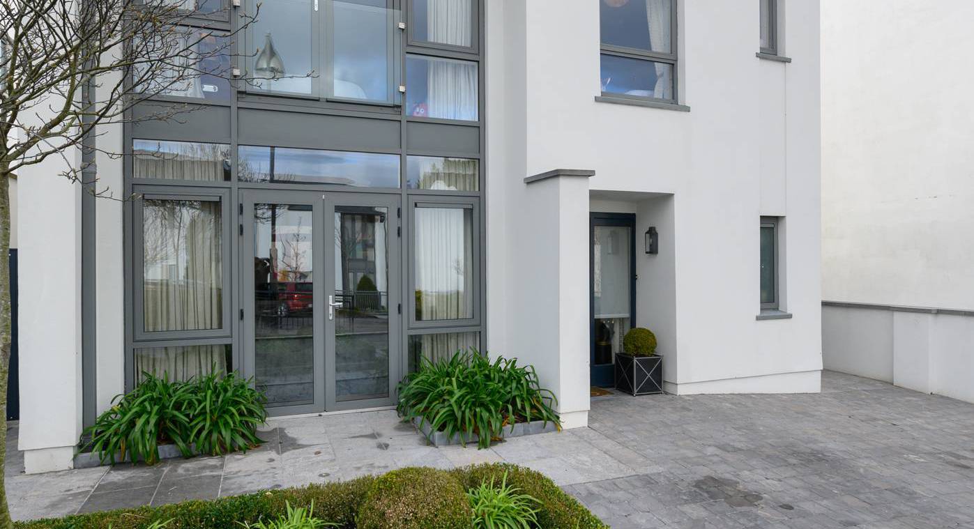 Great taste meets high-end design at Douglas property