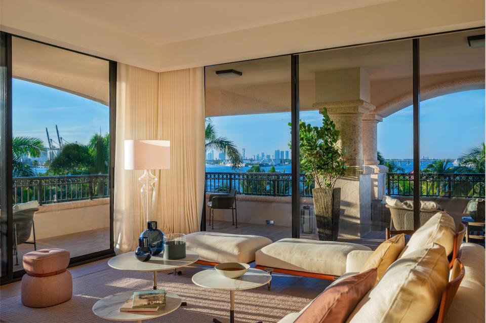 Poltrona Frau, Palazzo Della Luna, Miami, Fisher Island, leather, Italian, interior design