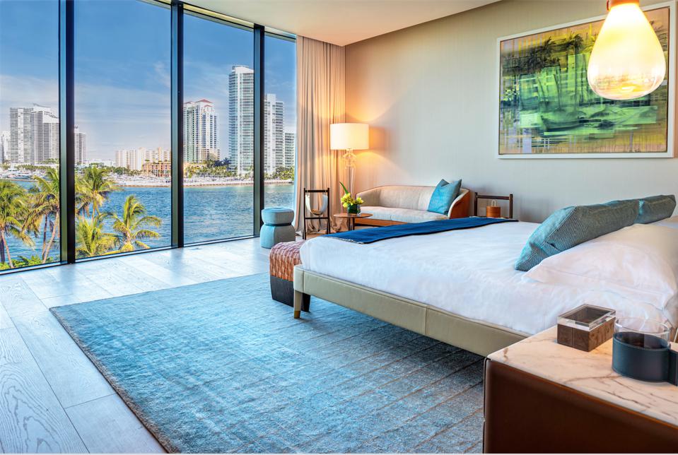 Poltrona Frau, Palazzo Della Luna, Miami, Fisher Island, leather, Italian, interior design, master bedroom