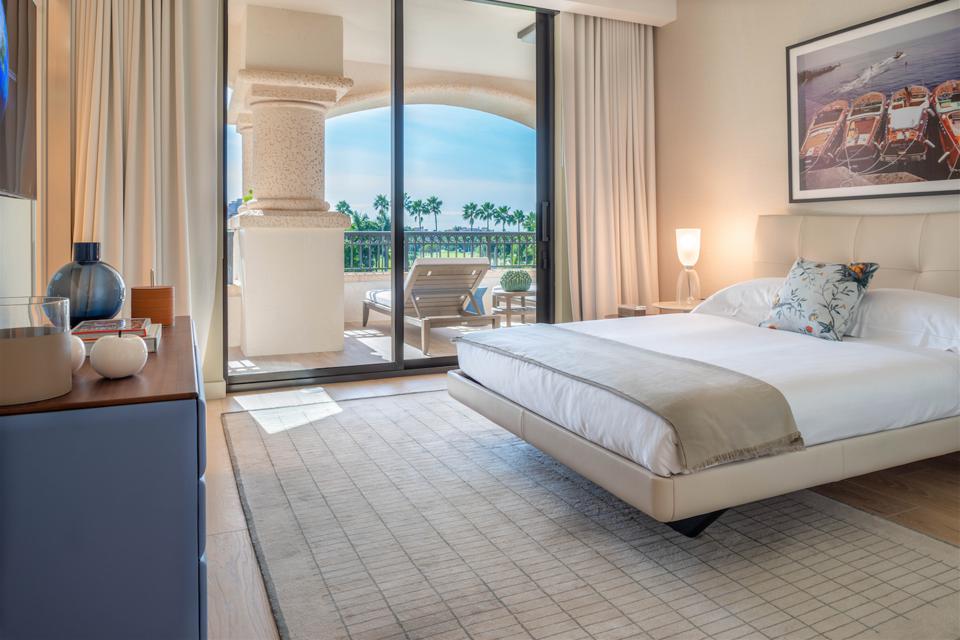 Poltrona Frau, Palazzo Della Luna, Miami, Fisher Island, leather, Italian, interior design, guest bedroom 