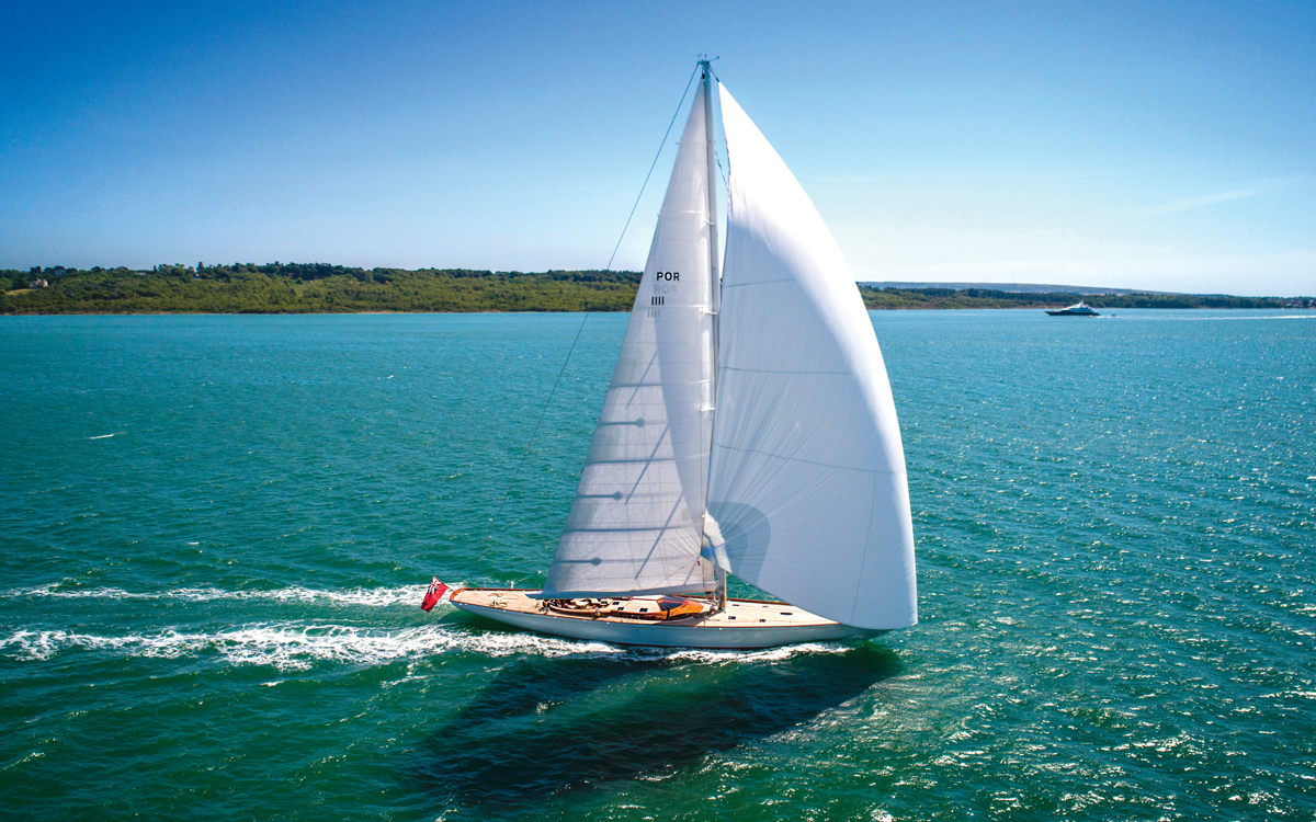 spirit-111-superyacht-geist-aerial-view-credit-Mike-Jones-Waterline-Media